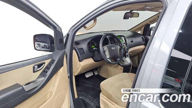 Hyundai Starex 2011 — photo 13