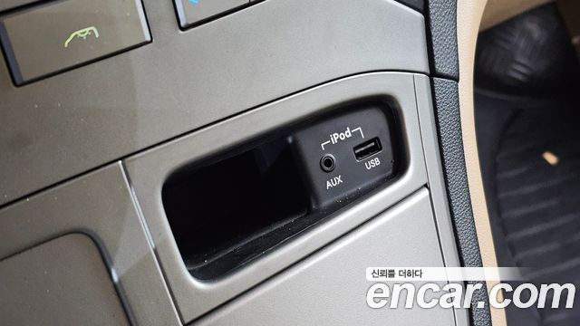 Hyundai Starex 2011 — photo 17
