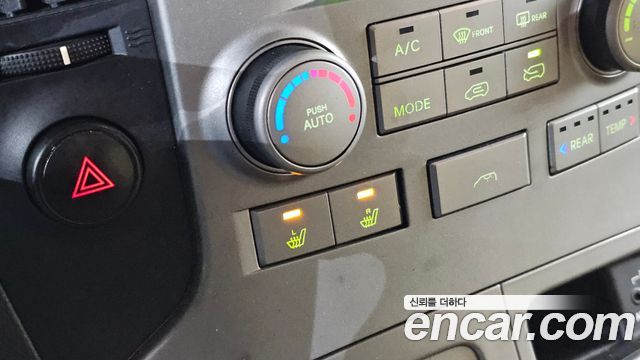 Hyundai Starex 2011 — photo 26