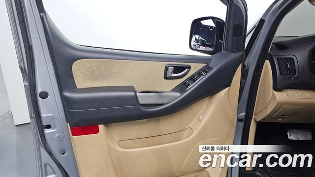 Hyundai Starex 2011 — photo 14