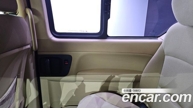 Hyundai Starex 2011 — photo 15
