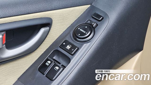 Hyundai Starex 2011 — photo 27