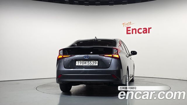 Toyota Prius 2021 — photo 4