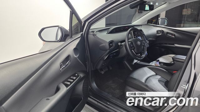 Toyota Prius 2021 — photo 13
