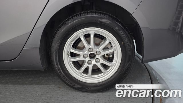 Toyota Prius 2021 — photo 7