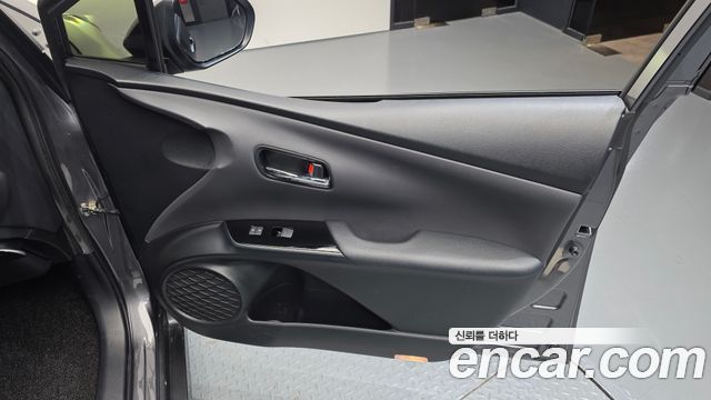 Toyota Prius 2021 — photo 15
