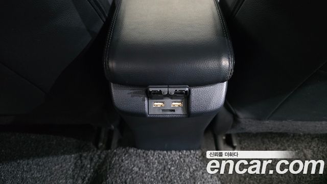 Toyota Prius 2021 — photo 28