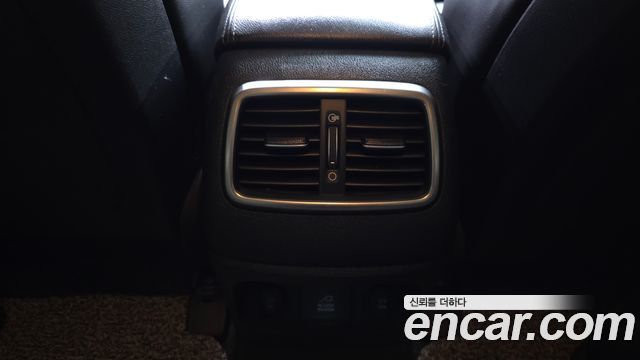 Kia Sorento 2016 — photo 28