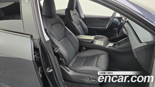 Tesla Model Y 2025 — photo 12
