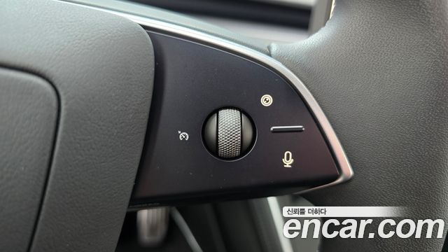 Tesla Model Y 2025 — photo 16