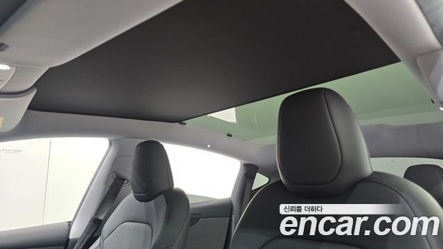 Tesla Model Y 2025 — photo 18