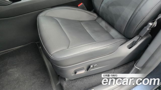 Tesla Model Y 2025 — photo 19
