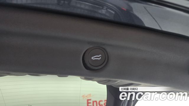 Tesla Model Y 2025 — photo 20