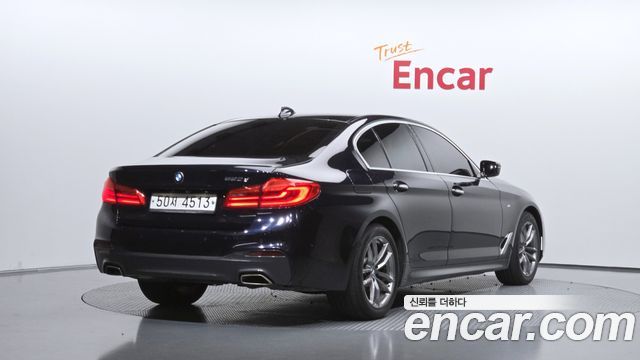 BMW 5-Series 2018 — photo 2