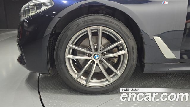 BMW 5-Series 2018 — photo 5