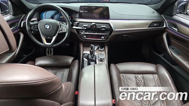 BMW 5-Series 2018 — photo 10