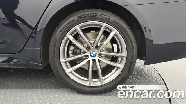 BMW 5-Series 2018 — photo 7