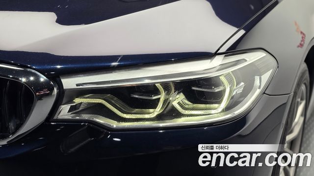 BMW 5-Series 2018 — photo 8