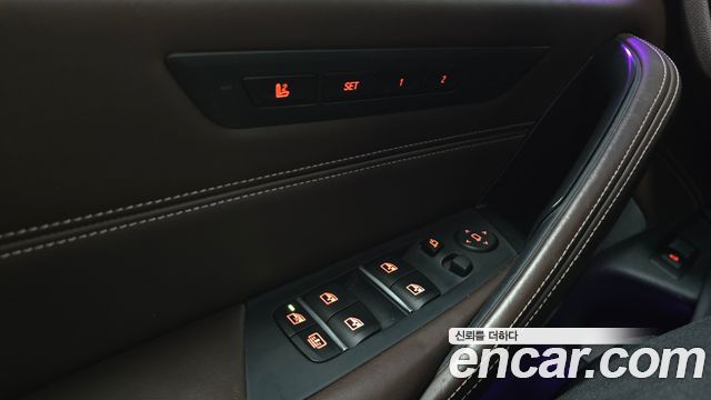 BMW 5-Series 2018 — photo 28
