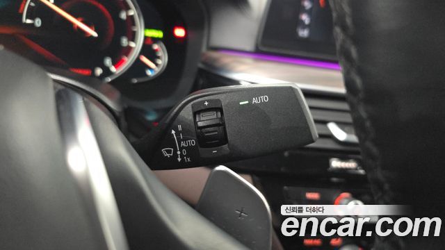 BMW 5-Series 2018 — photo 30