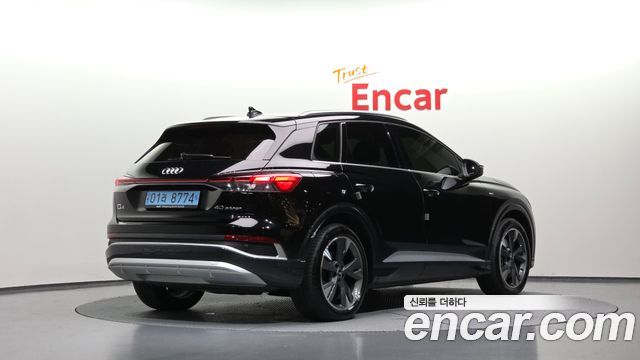Audi Q4 e-tron 2023 — photo 2