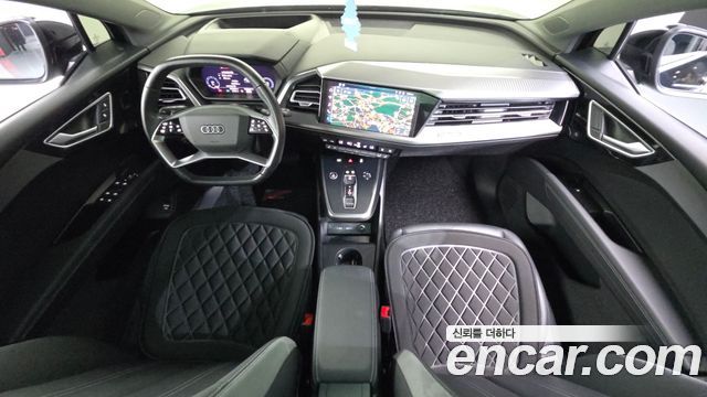 Audi Q4 e-tron 2023 — photo 10