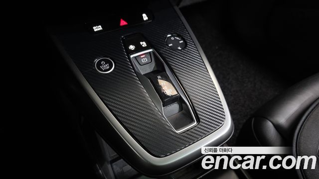Audi Q4 e-tron 2023 — photo 12