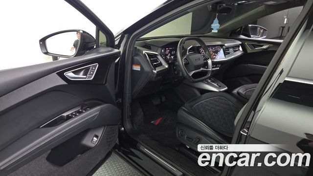 Audi Q4 e-tron 2023 — photo 13