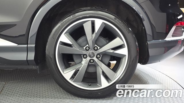 Audi Q4 e-tron 2023 — photo 7