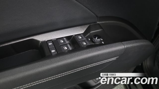 Audi Q4 e-tron 2023 — photo 27