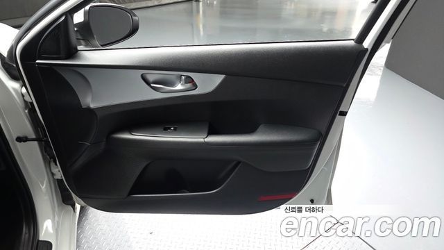 Kia K3 2022 — photo 14