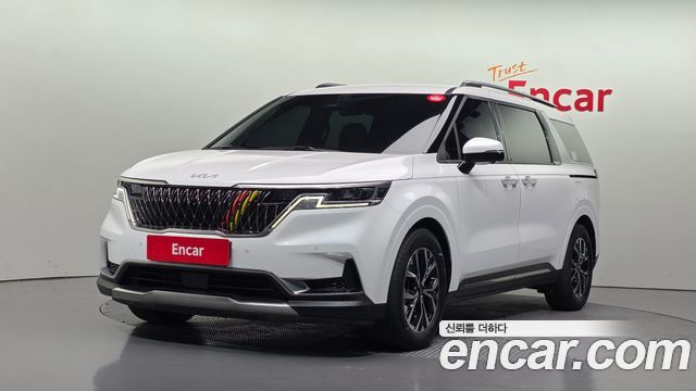 Kia Canival 2023 — photo 1