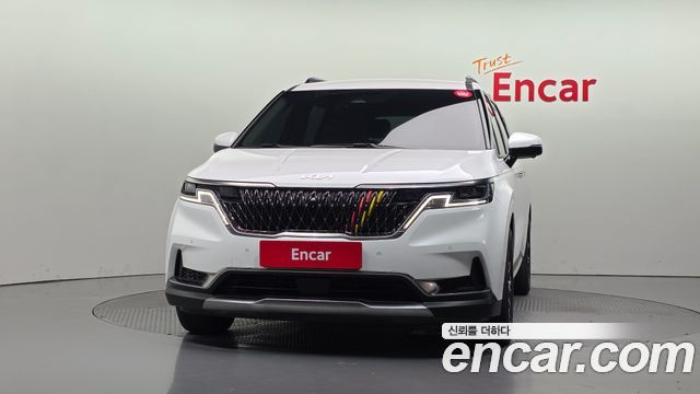 Kia Canival 2023 — photo 3