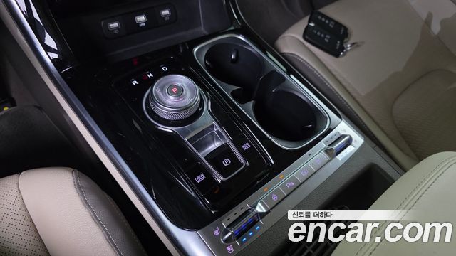 Kia Canival 2023 — photo 12