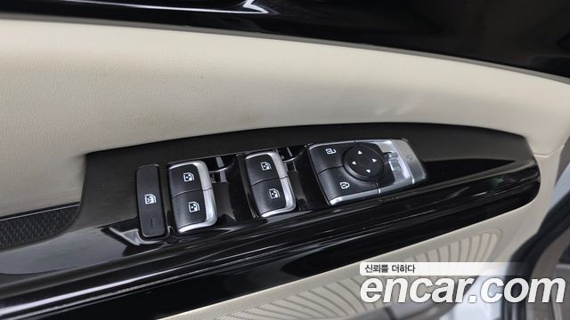 Kia Canival 2023 — photo 17