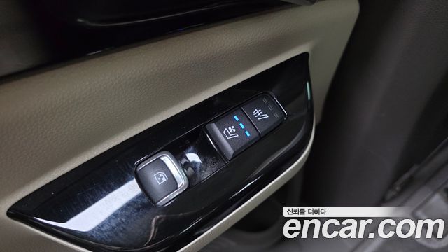 Kia Canival 2023 — photo 23