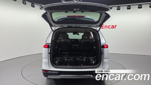Kia Canival 2023 — photo 25