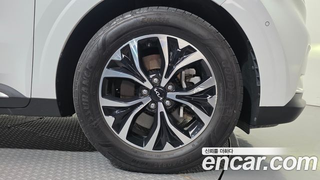 Kia Canival 2023 — photo 7