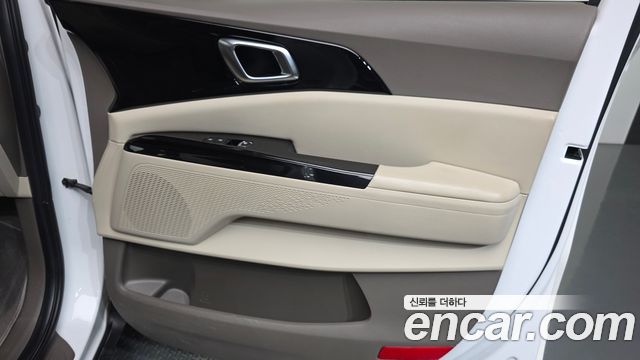 Kia Canival 2023 — photo 14
