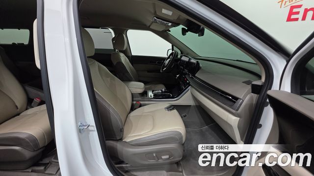 Kia Canival 2023 — photo 16