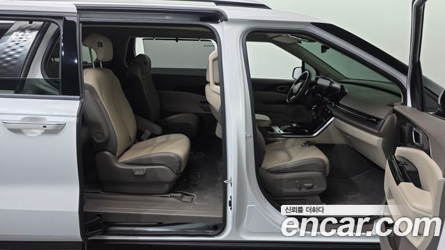 Kia Canival 2023 — photo 28