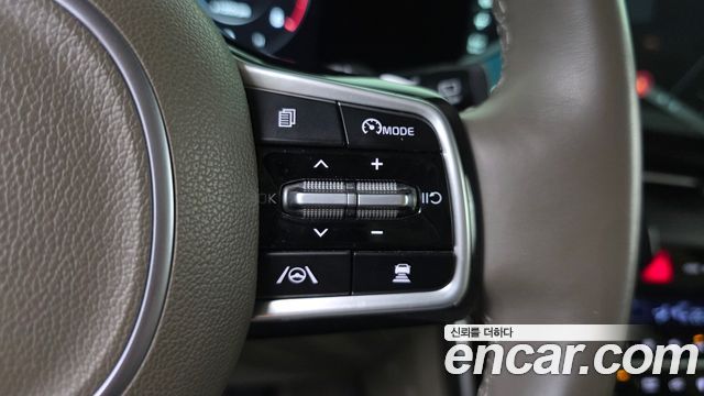 Kia Canival 2023 — photo 32