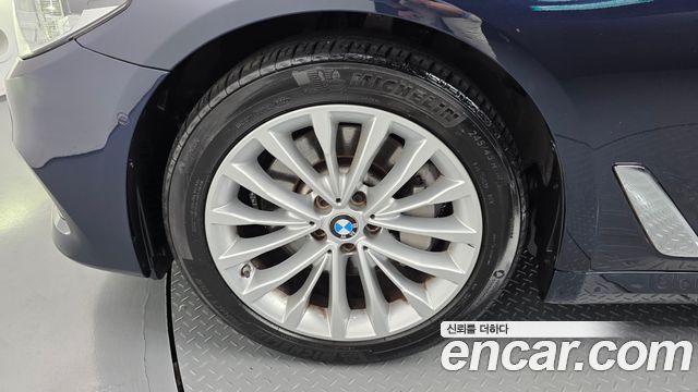 BMW 5-Series 2020 — photo 5