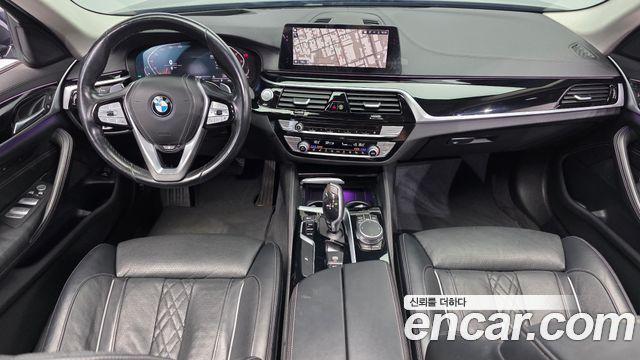 BMW 5-Series 2020 — photo 10