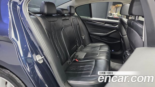 BMW 5-Series 2020 — photo 18