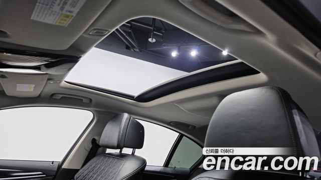 BMW 5-Series 2020 — photo 25