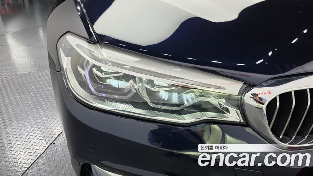 BMW 5-Series 2020 — photo 8