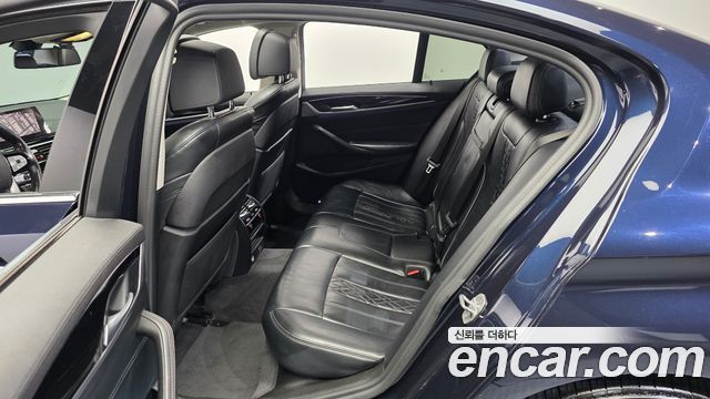 BMW 5-Series 2020 — photo 16