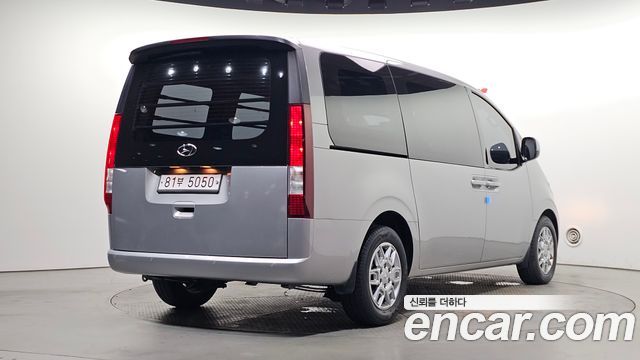 Hyundai Staria 2022 — photo 2