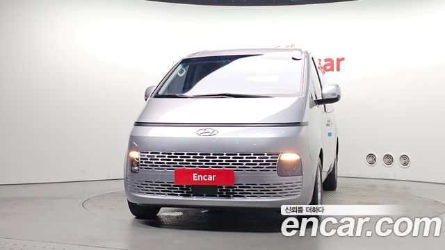 Hyundai Staria 2022 — photo 3
